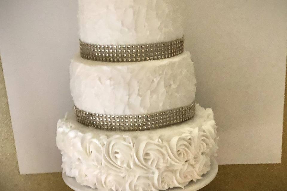 Buttercream cake with rosettes