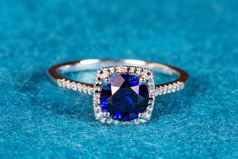 Alternate engagement ring