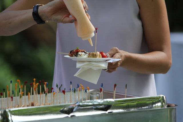 Tanioka's Seafoods and Catering