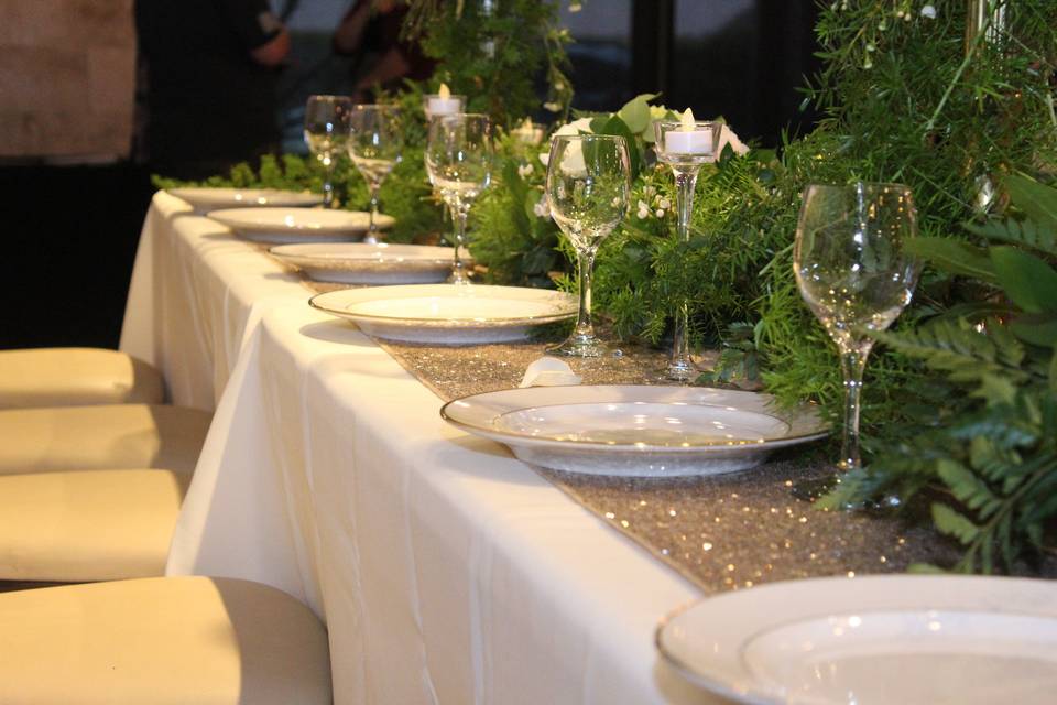 Stylish Rustic Dinner Table Setup for Wedding Guests