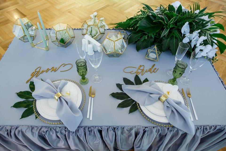 Blue table cloth