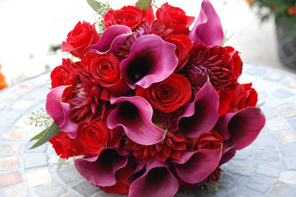 Red and pink flower arrangement