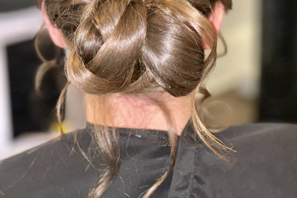 Knot bun
