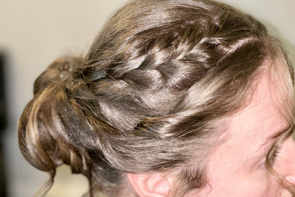 Back knot bun with side braid