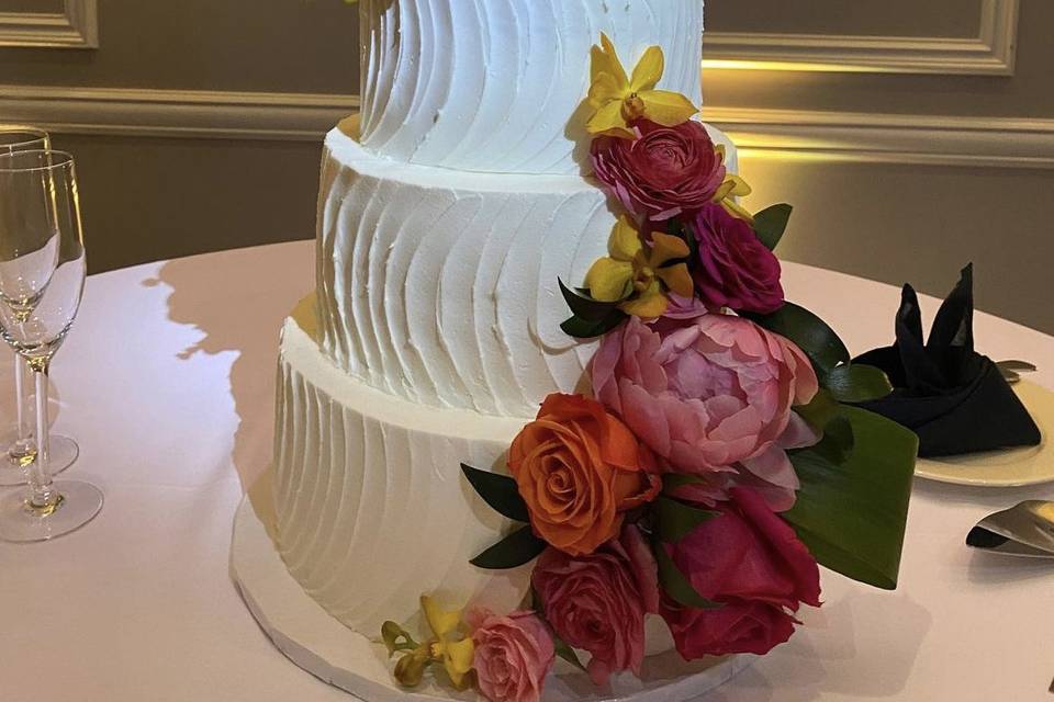 Florals for your wedding cake