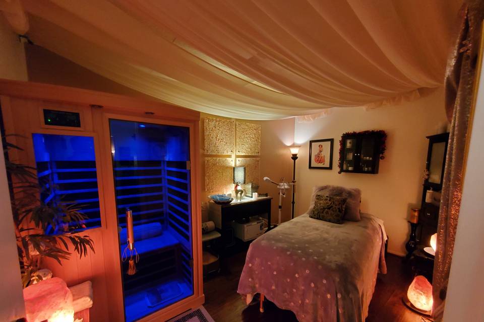 Infrared Sauna/Salt room