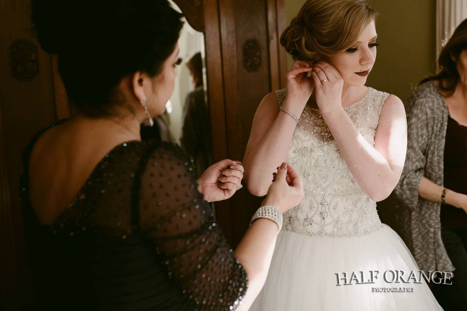 Mother in law and daughter in law getting ready for the wedding at Sacramento, CA