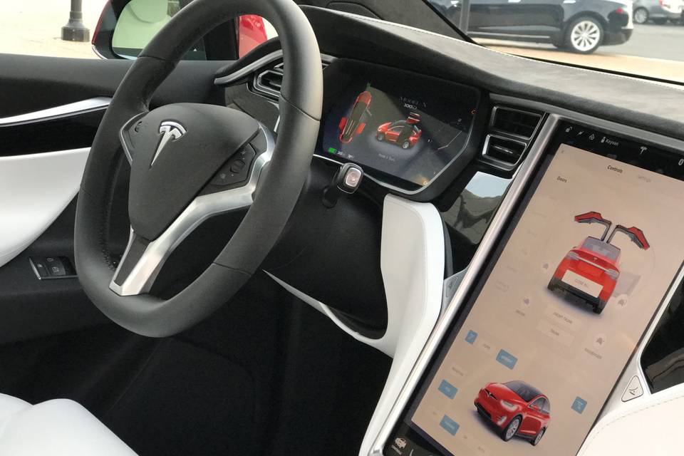 Model X Tours