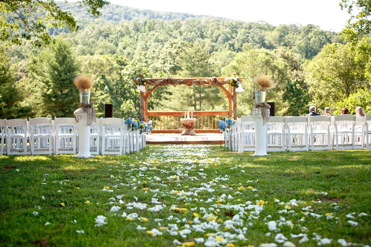 White Oaks Barn - Barn & Farm Weddings - Dahlonega, GA - WeddingWire