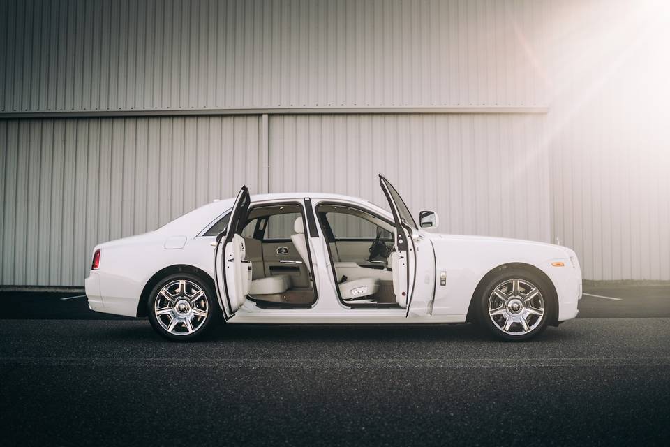 Rolls Royce Ghost side profile