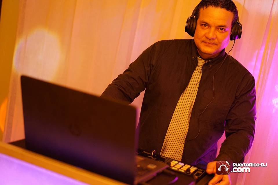 Victor Arrillaga (Wedding DJ)