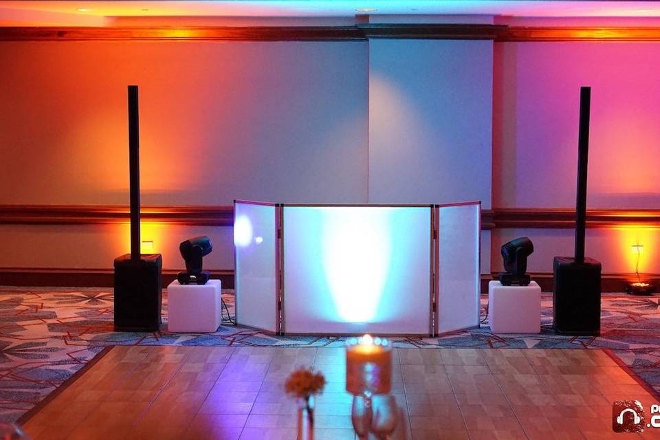 Minimalistic Acrylic DJ Booth