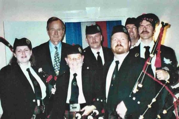 BFAO pipers play for former President George >H< Bush