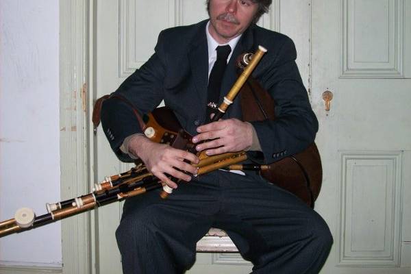 Irish Uilleann pipes too!