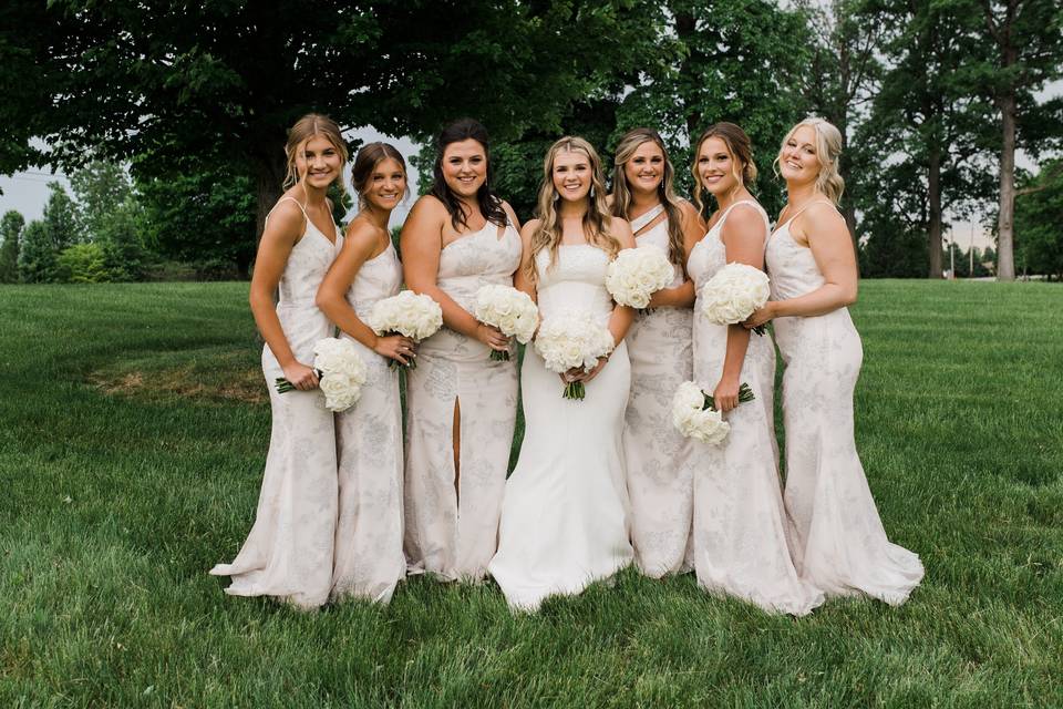 Bridal party - Photo by Elisha Kaldahl