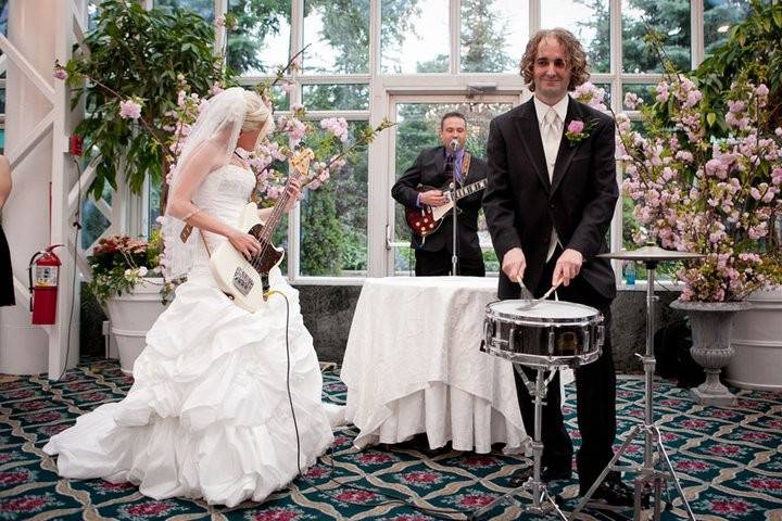 Amazing Ceremonies - Bilingual Musical Officiant