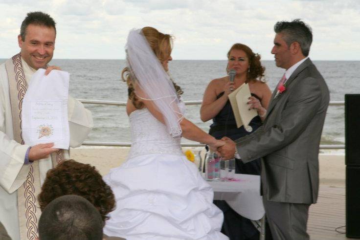 Amazing Ceremonies - Bilingual Musical Officiant