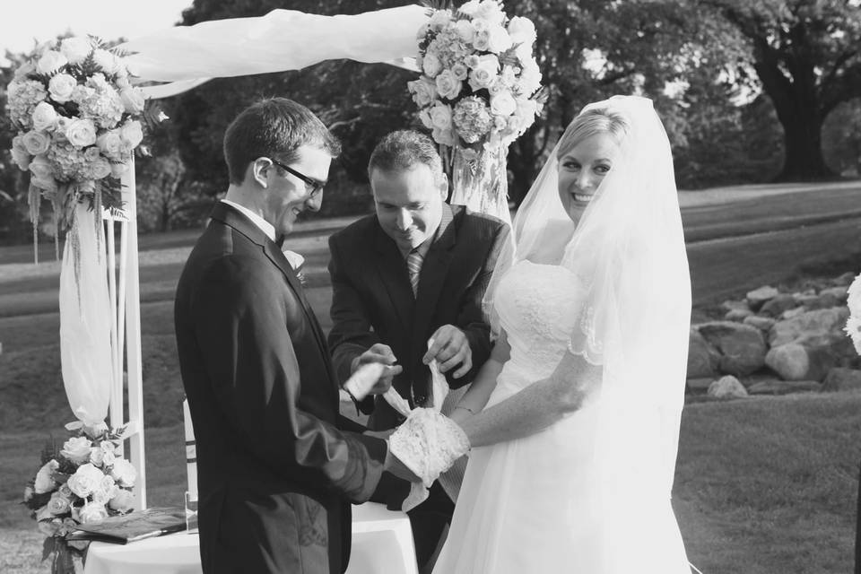 Amazing Ceremonies - Bilingual Musical Officiant