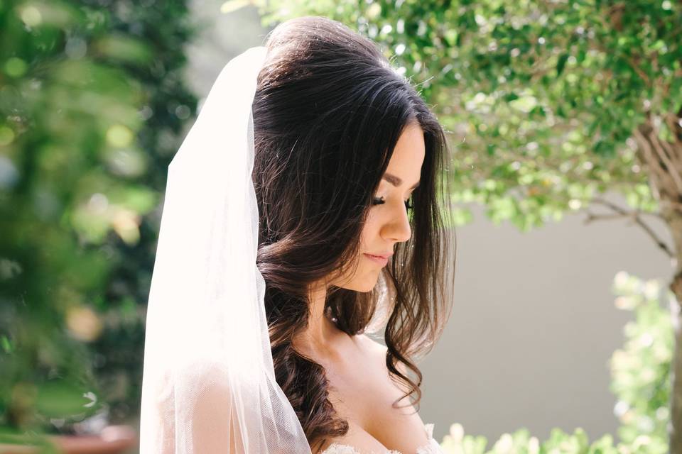 Bride with white bouquet