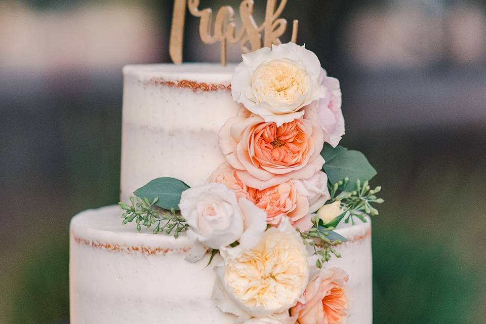 Cutting cake perfection
