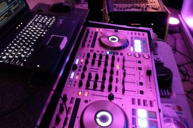 DJ mixing table