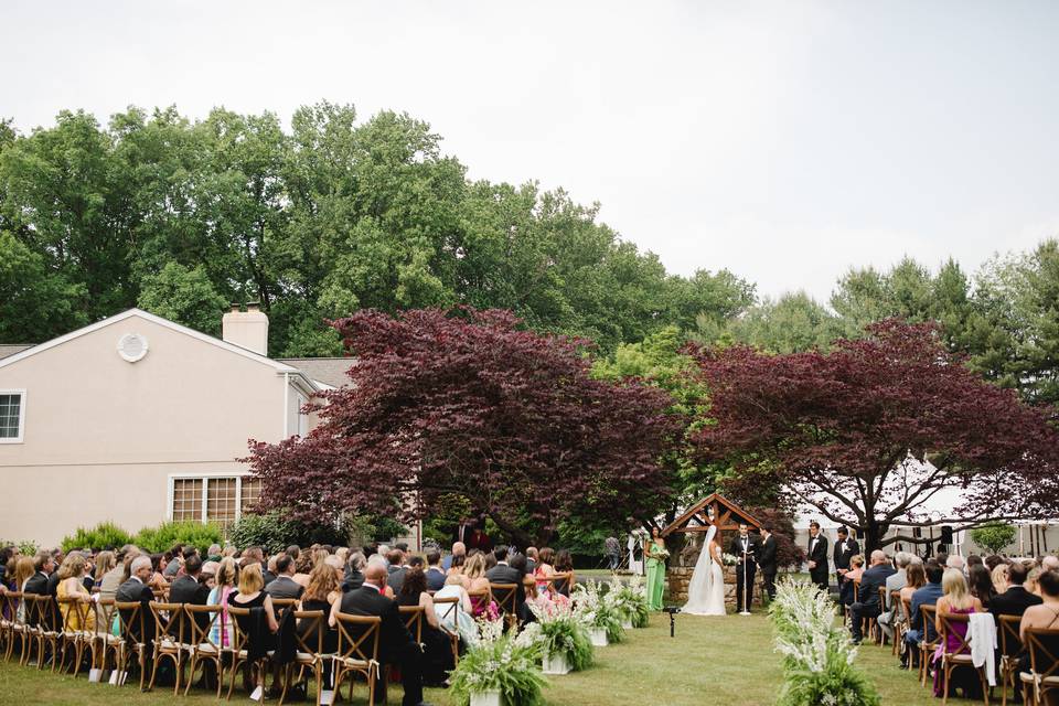 Outdoor Aisle