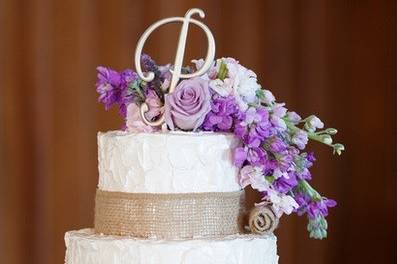 Burlap Roses Cake