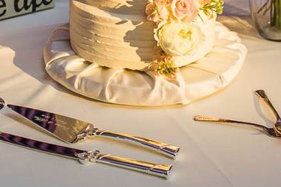 Rustic & Fresh Flowers Cake