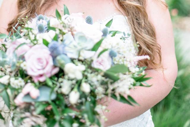 Romantic hair and makeup
