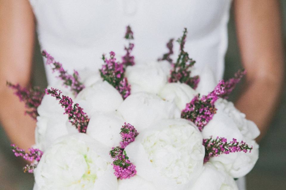 White peonies and purple/pink heather for this December wedding.