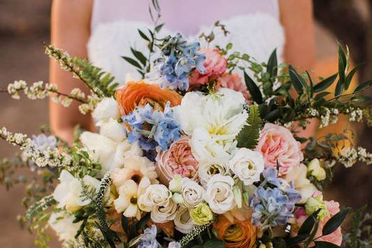 Modern wildflower bouquet