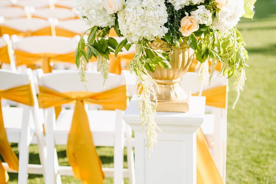 Aisle decor