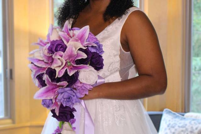 Bride holding bouquet