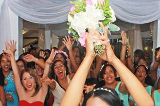 Bouquet toss