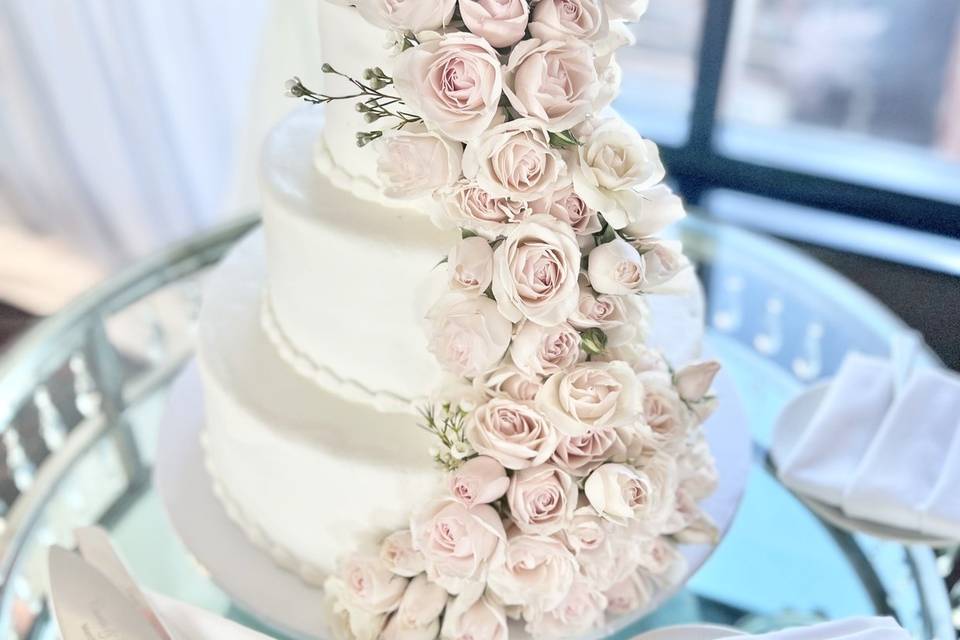 Fresh cake flowers