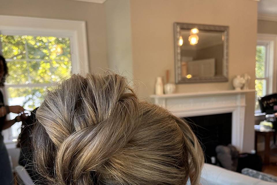 Hairstylist- Julia