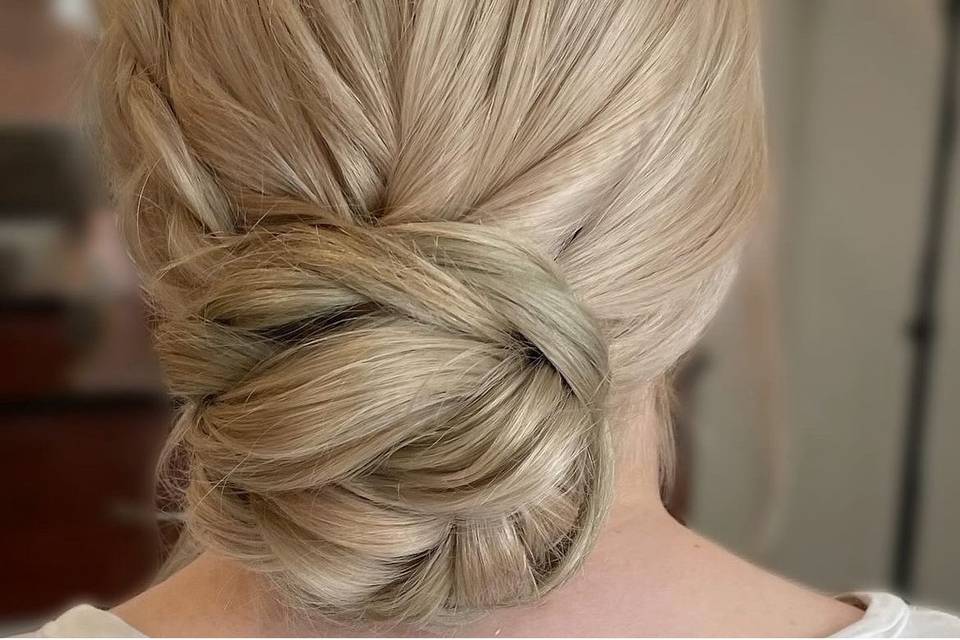 Hairstylist: Lydia