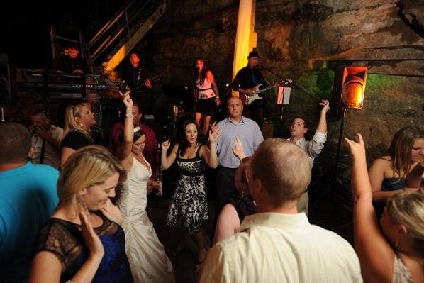 TOP TIER - Nashville's Premier Wedding & Corporate Band and DJ Services   Your Band and DJ for Weddings, College Functions, Festivals, Class  Reunions, Military Balls, Corporate Events, Fundraisers, Birthday Bashes,  Holiday