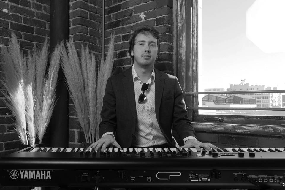 Photoshoot - at the piano