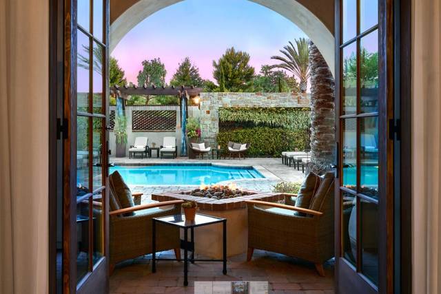 Firepit Room