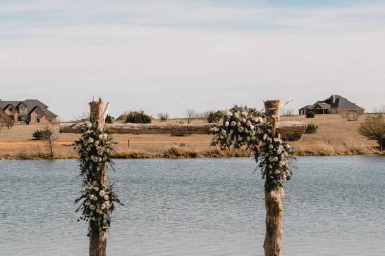 River Falls Venue + Lodges