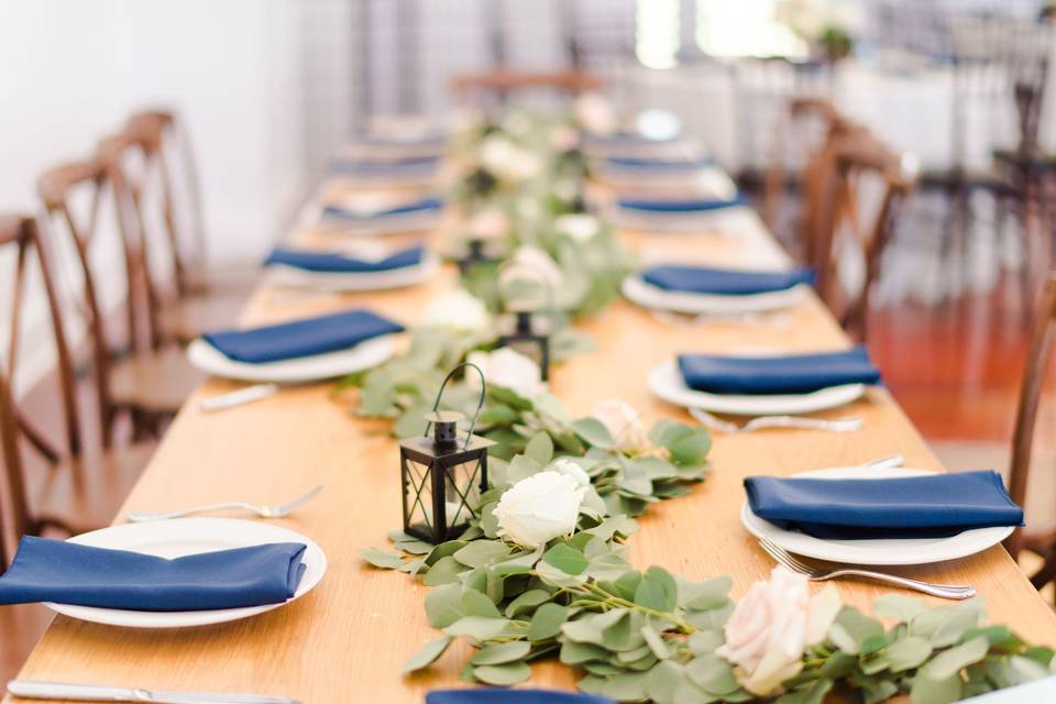 Table setting and decor