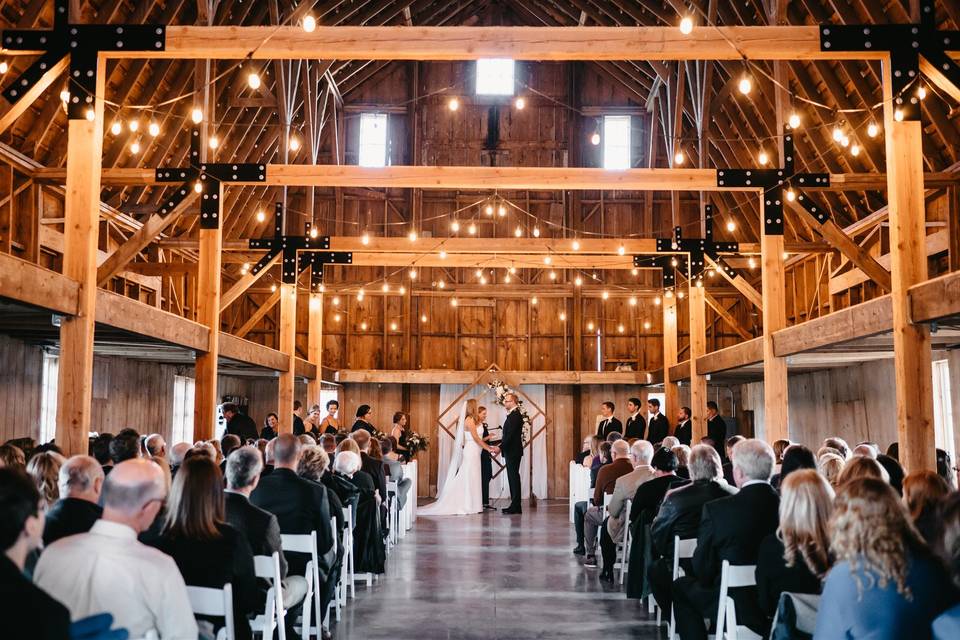 Historic Wood Barn - Ceremony