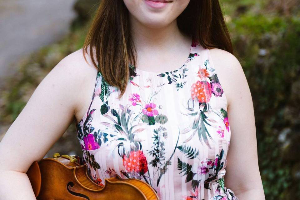 Bailey Salinero Violinist