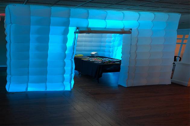 Inflatable booth