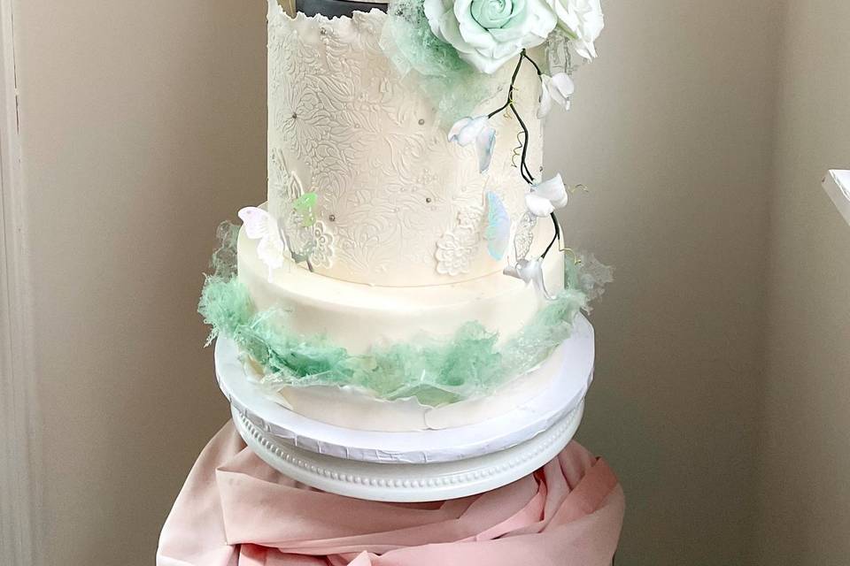 Elegant modern cake
