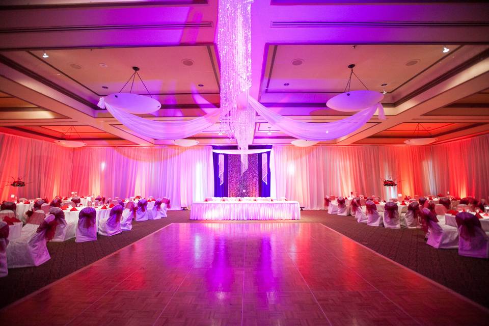 Magical lighting with head table and dance floor