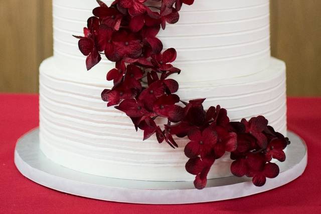 Red Velvet Ombre Cake | Fun twist on a classic red velvet cake!