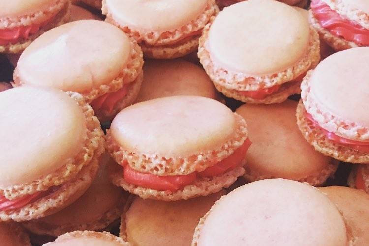 Raspberry French macaroons