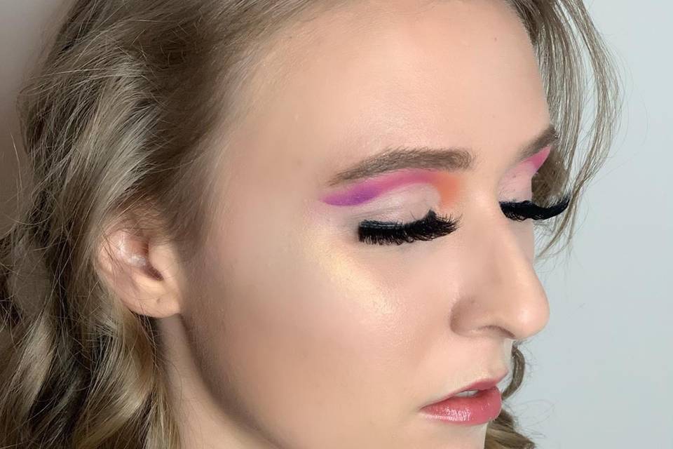 Cut crease glam